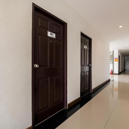 Oyo 350 Mae Saeng Place Si Racha Exterior photo