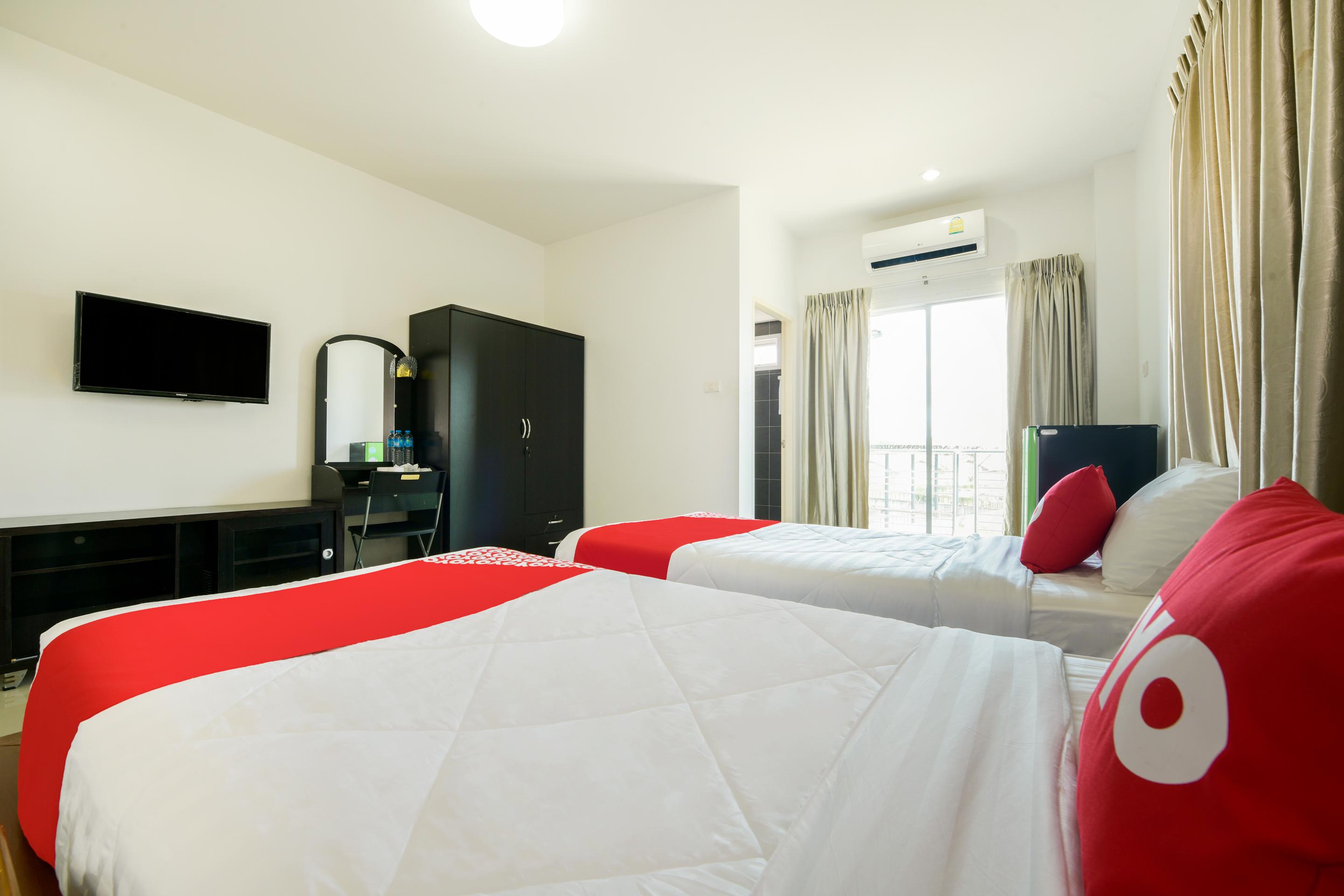 Oyo 350 Mae Saeng Place Si Racha Exterior photo