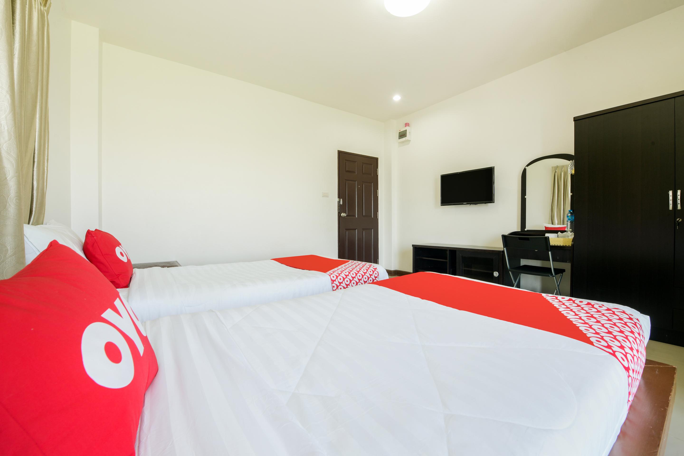 Oyo 350 Mae Saeng Place Si Racha Exterior photo