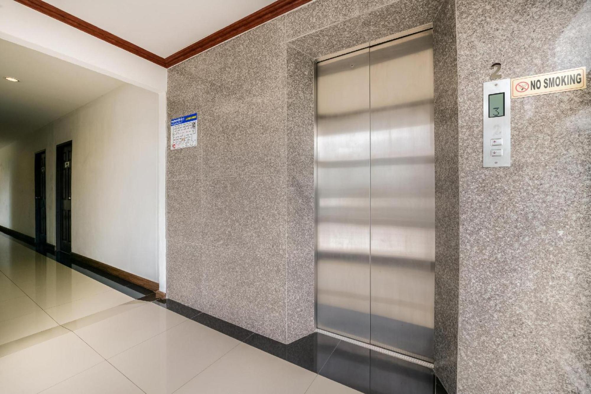 Oyo 350 Mae Saeng Place Si Racha Exterior photo